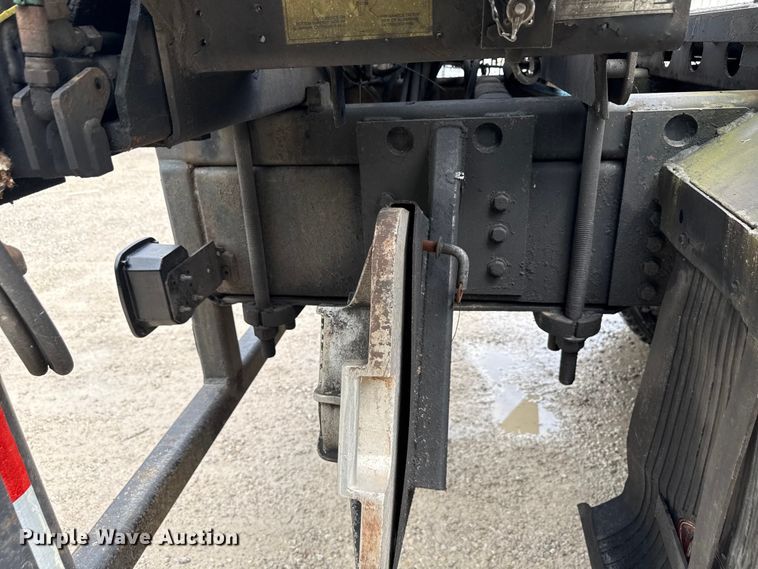 image for item ND9530 2001 GMC C7500 crane truck