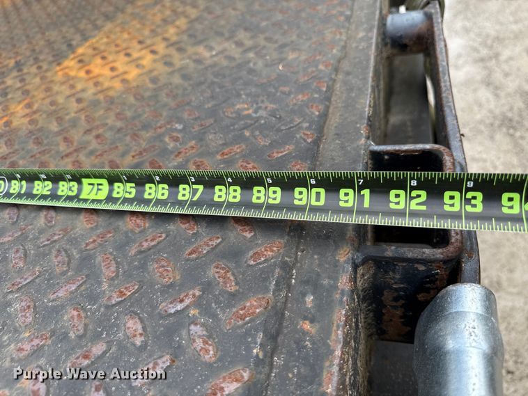 image for item ND9530 2001 GMC C7500 crane truck