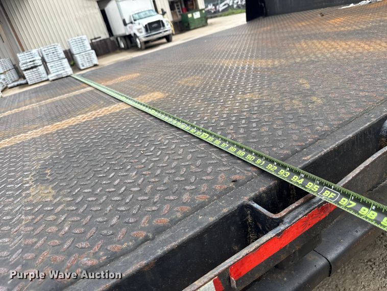 image for item ND9530 2001 GMC C7500 crane truck