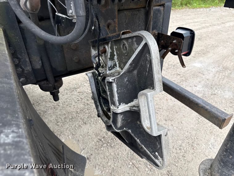 image for item ND9530 2001 GMC C7500 crane truck