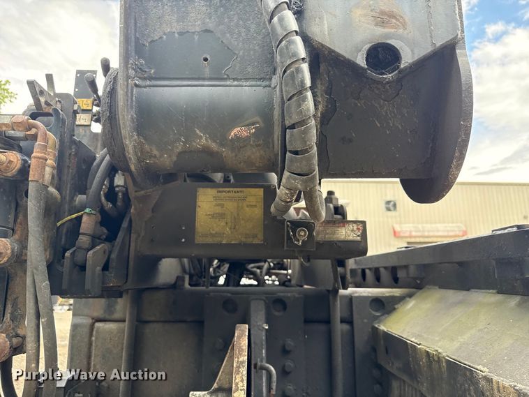image for item ND9530 2001 GMC C7500 crane truck