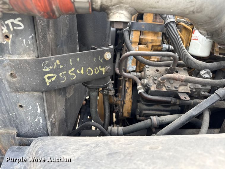 image for item ND9530 2001 GMC C7500 crane truck