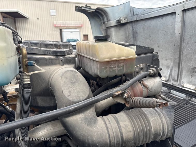 image for item ND9530 2001 GMC C7500 crane truck