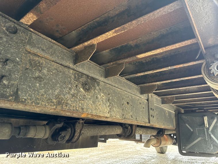 image for item ND9530 2001 GMC C7500 crane truck
