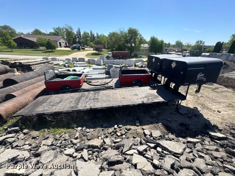 image for item OE9582 1987 Landoll equipment trailer