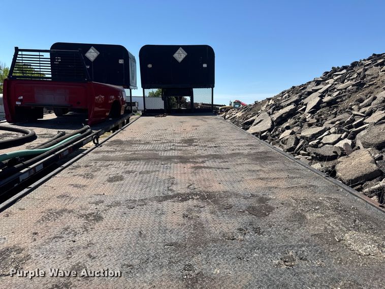 image for item OE9582 1987 Landoll equipment trailer