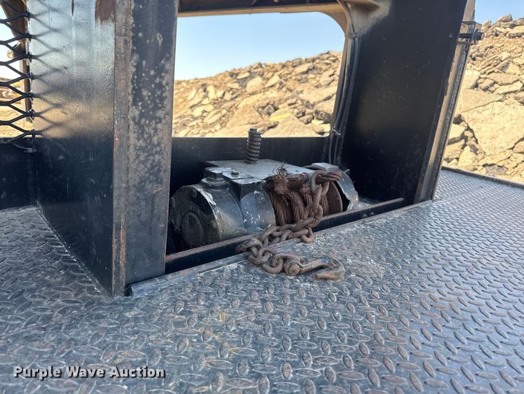 image for item OE9582 1987 Landoll equipment trailer