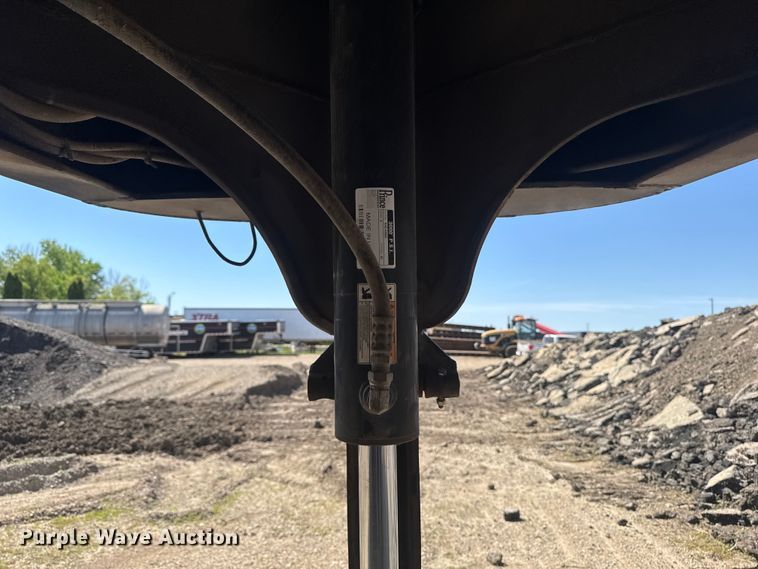 image for item OE9582 1987 Landoll equipment trailer