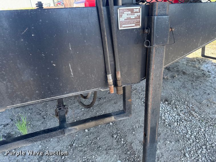 image for item OE9582 1987 Landoll equipment trailer