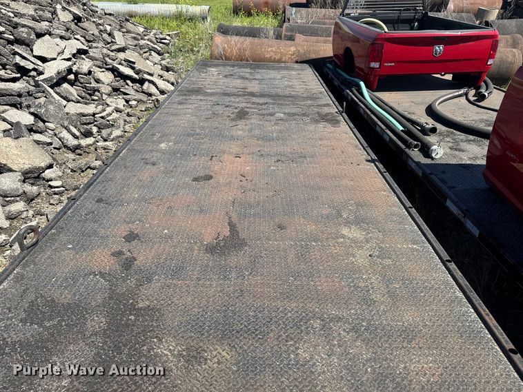 image for item OE9582 1987 Landoll equipment trailer
