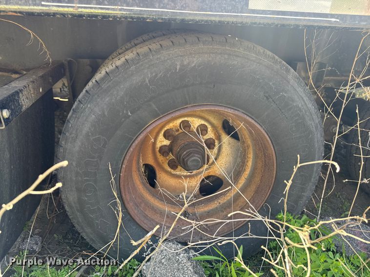 image for item OE9582 1987 Landoll equipment trailer