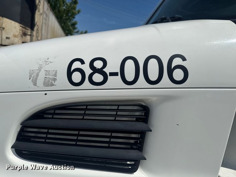 image for item OE9594 2017 Freightliner Cascadia semi truck