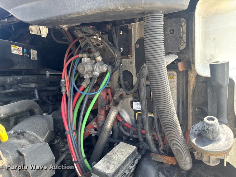 image for item OE9594 2017 Freightliner Cascadia semi truck