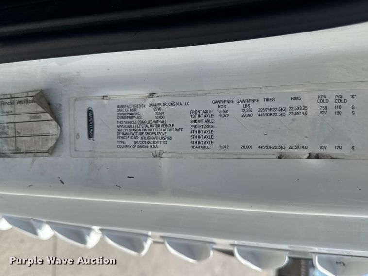 image for item OE9594 2017 Freightliner Cascadia semi truck