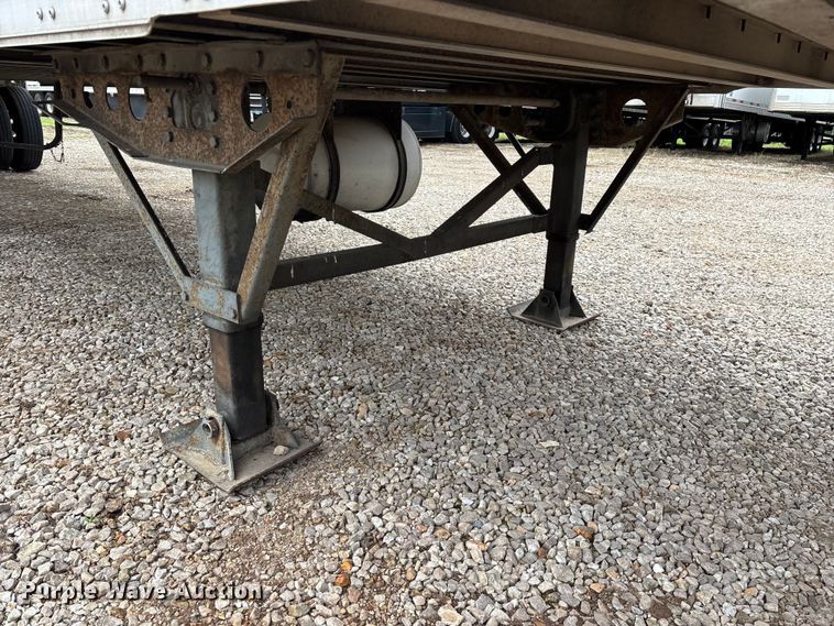 image for item OJ9103 2008 Wabash refrigerated van trailer