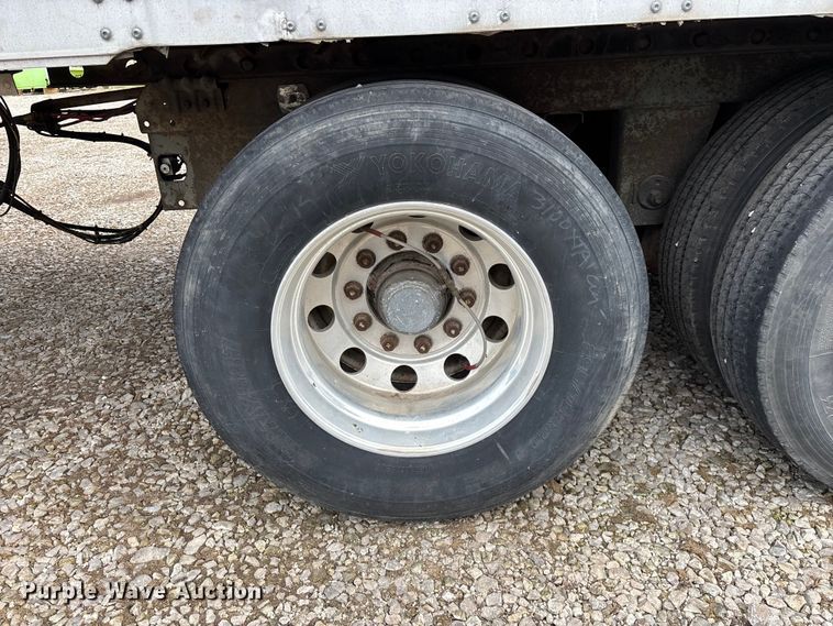 image for item OJ9103 2008 Wabash refrigerated van trailer