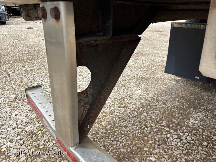 image for item OJ9104 2009 Wabash refrigerated van trailer