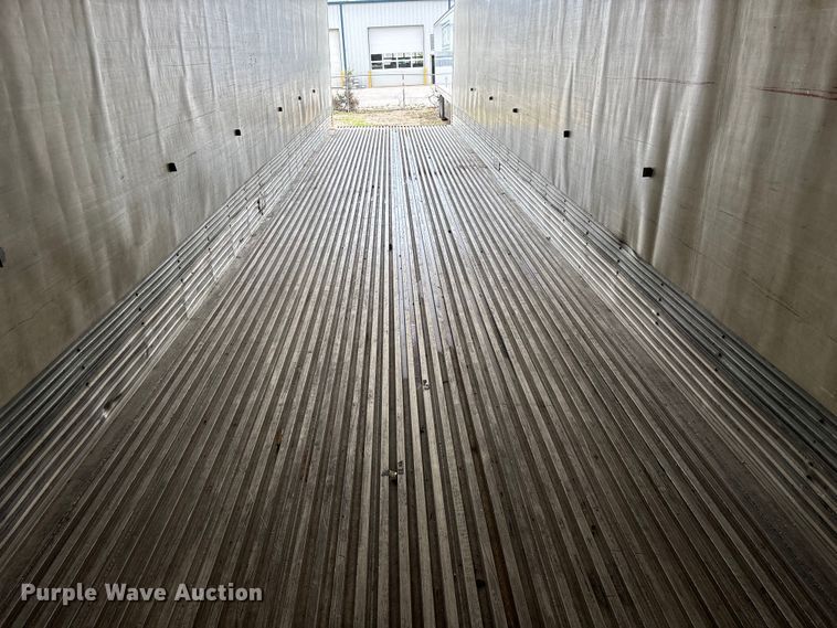 image for item OJ9104 2009 Wabash refrigerated van trailer