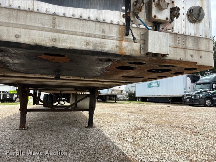 image for item OJ9104 2009 Wabash refrigerated van trailer