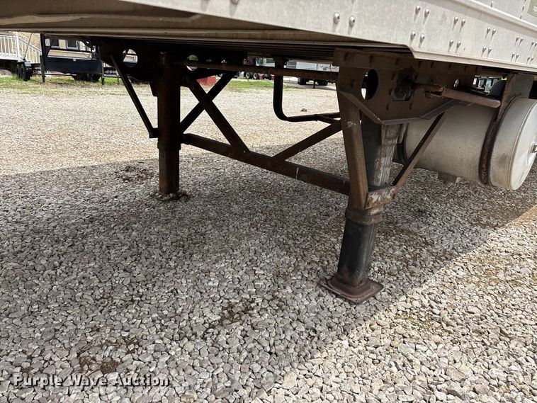 image for item OJ9104 2009 Wabash refrigerated van trailer