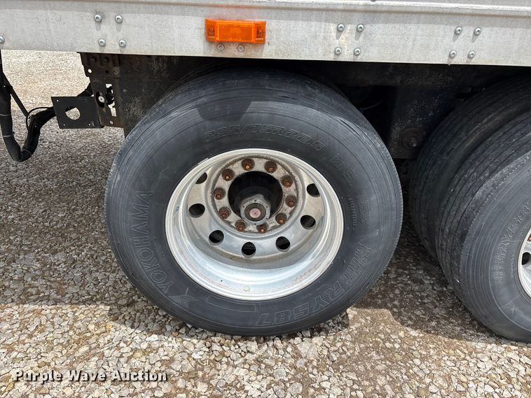 image for item OJ9104 2009 Wabash refrigerated van trailer