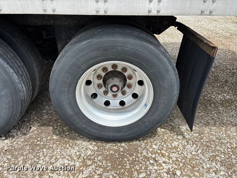 image for item OJ9104 2009 Wabash refrigerated van trailer