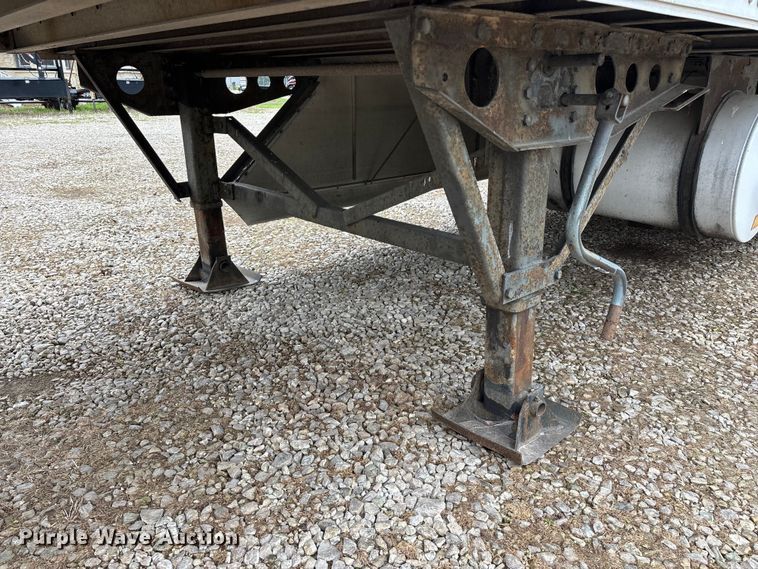 image for item OJ9108 2008 Wabash refrigerated van trailer