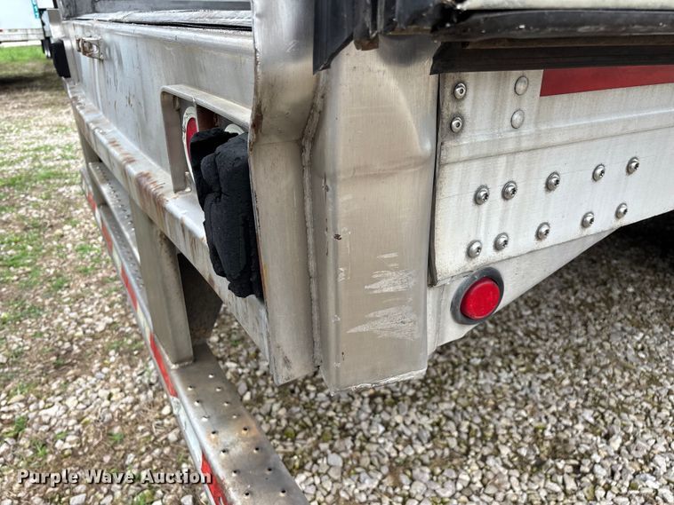 image for item OJ9108 2008 Wabash refrigerated van trailer