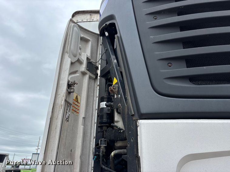 image for item OJ9108 2008 Wabash refrigerated van trailer