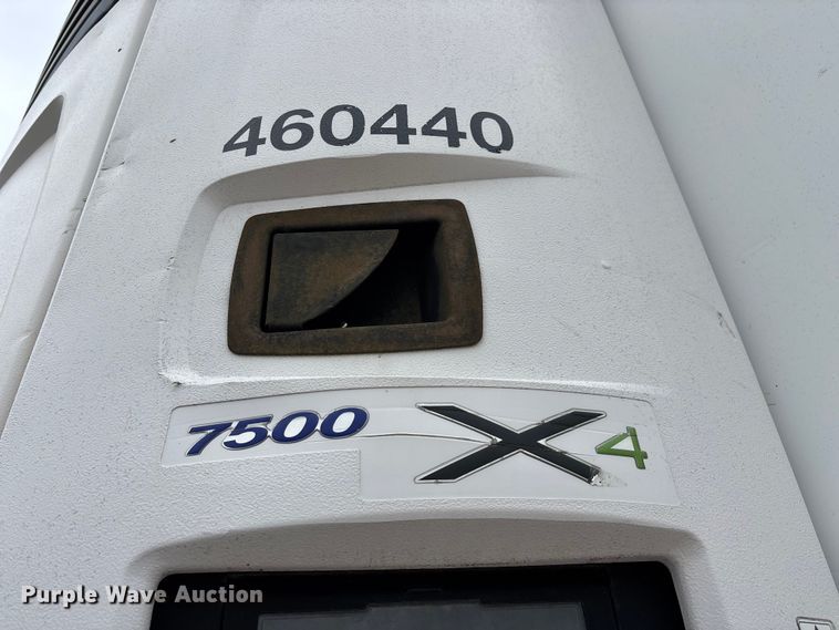 image for item OJ9108 2008 Wabash refrigerated van trailer