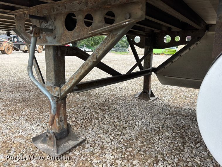 image for item OJ9108 2008 Wabash refrigerated van trailer