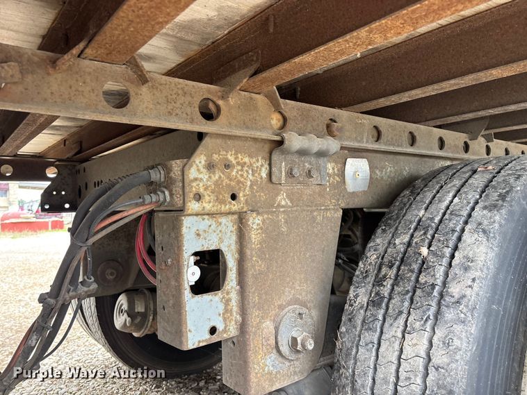 image for item OJ9108 2008 Wabash refrigerated van trailer