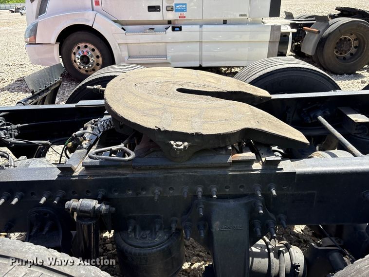 image for item YA1941 2018 Freightliner Cascadia semi truck