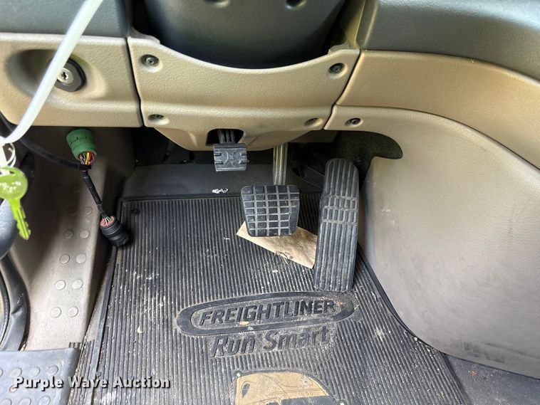 image for item YA1941 2018 Freightliner Cascadia semi truck