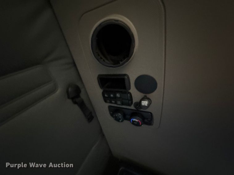 image for item YA1941 2018 Freightliner Cascadia semi truck