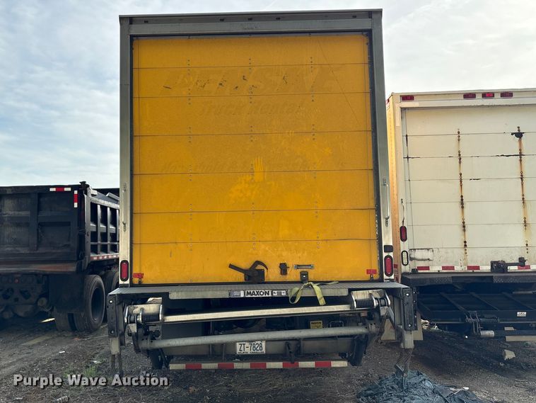 image for item YA2126 2019 International 4300 box truck