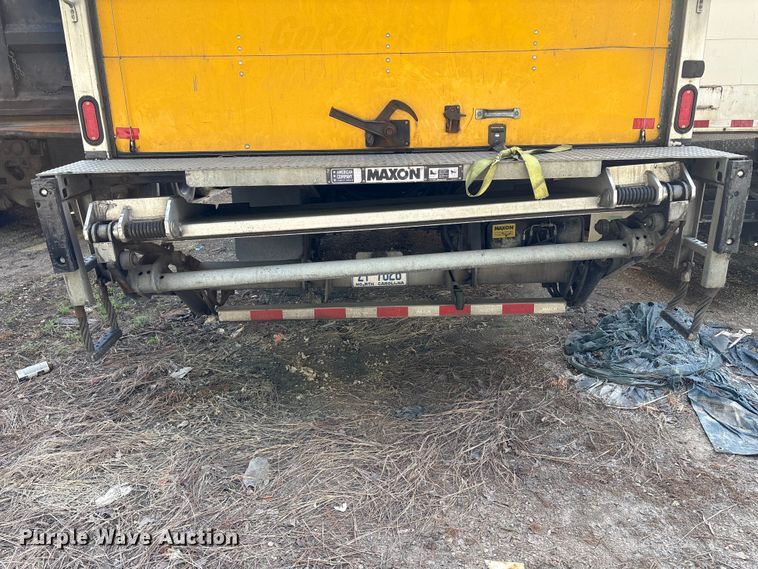 image for item YA2126 2019 International 4300 box truck