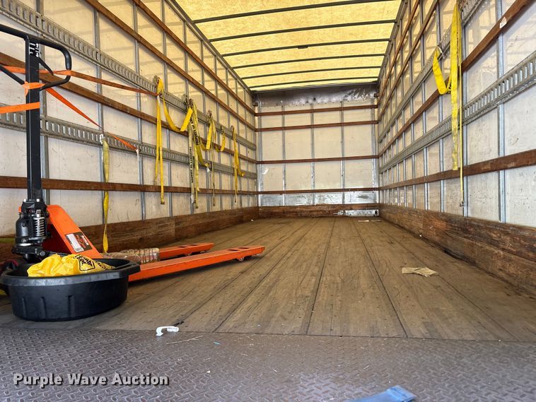 image for item YA2126 2019 International 4300 box truck