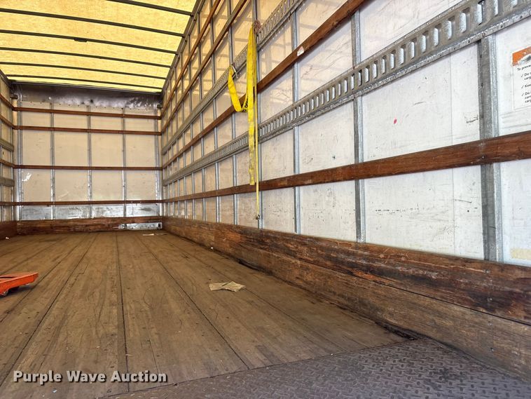 image for item YA2126 2019 International 4300 box truck