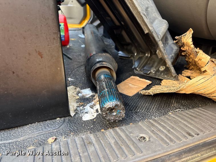 image for item YA2126 2019 International 4300 box truck