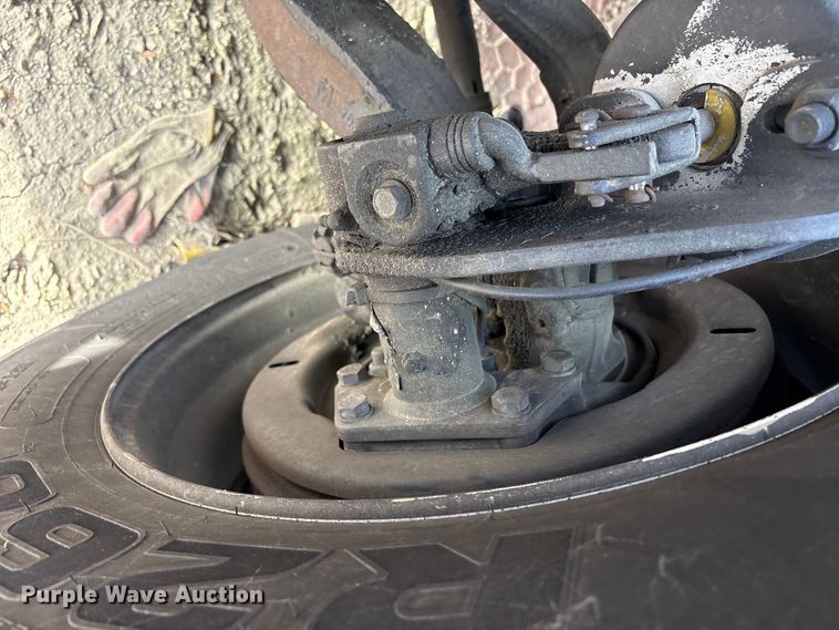 image for item YA2126 2019 International 4300 box truck