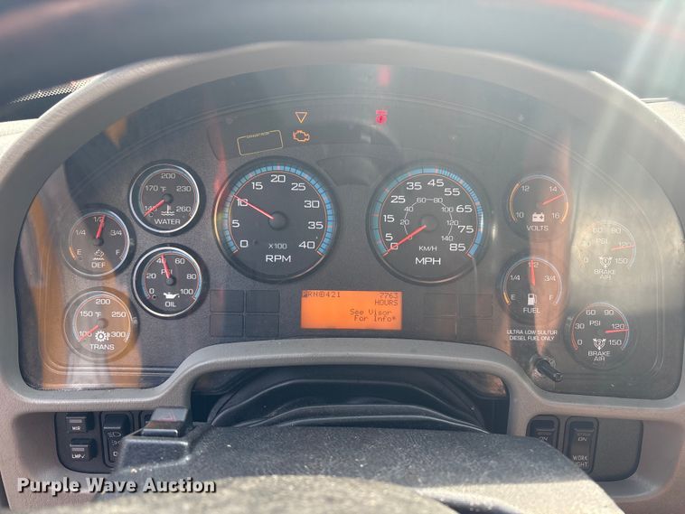 image for item YA2126 2019 International 4300 box truck