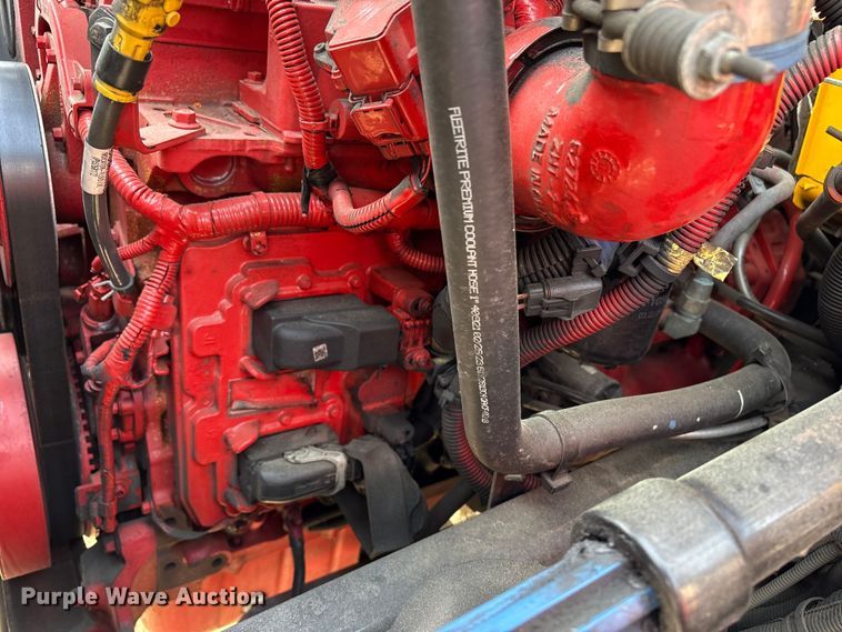 image for item YA2126 2019 International 4300 box truck