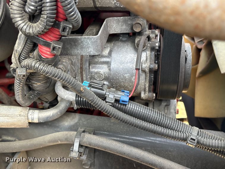 image for item YA2126 2019 International 4300 box truck
