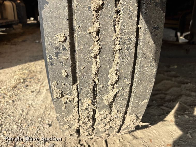 image for item YA2126 2019 International 4300 box truck