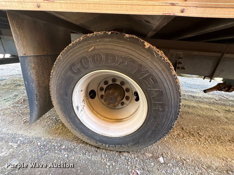 image for item YA2126 2019 International 4300 box truck