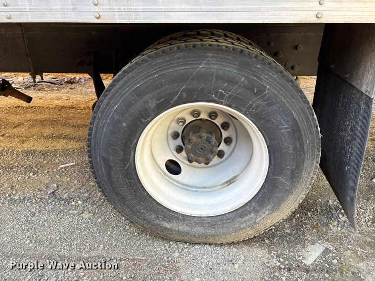 image for item YA2126 2019 International 4300 box truck
