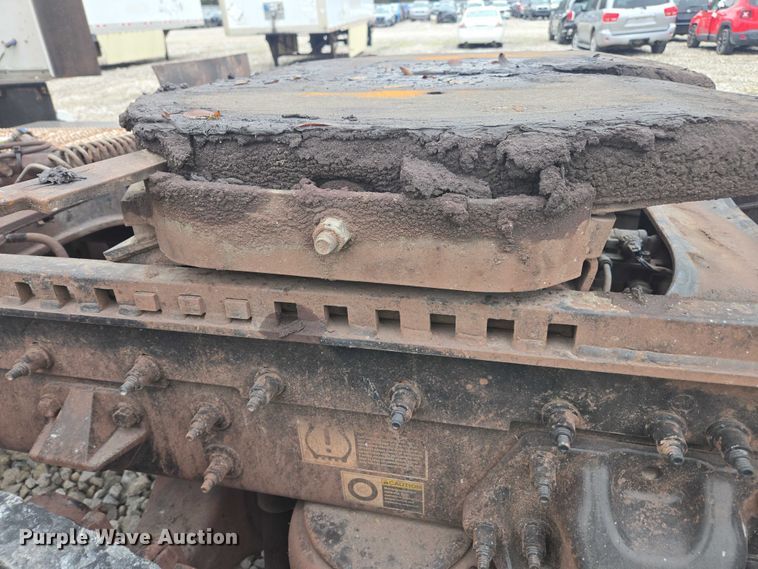 image for item YA2141 2022 Peterbilt 579 semi truck