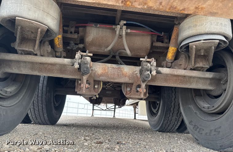 image for item YA2185 1995 Wabash  dry van trailer