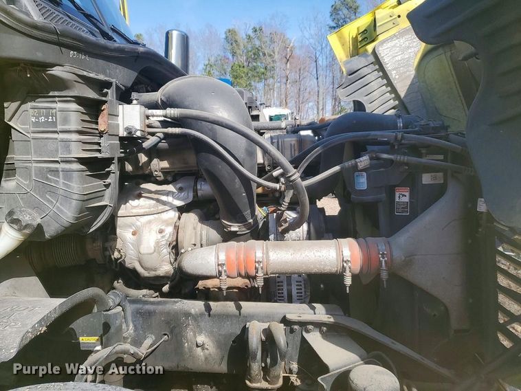 image for item YA2187 2018 Freightliner Cascadia semi truck